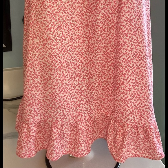 Michael Kors Camelia Rose sleeveless top. - Picture 3 of 6